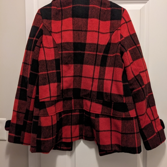 Red Plaid Winter Coat (L) - Picture 6 of 7